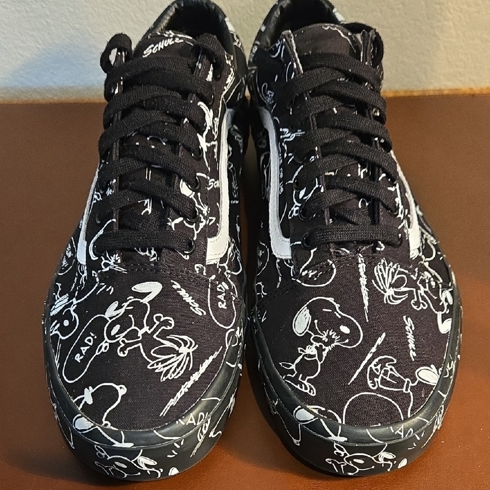 Vintage Vans‎ Black and White 2017 Peanuts Cartoon Print Sneakers - Picture 3 of 10